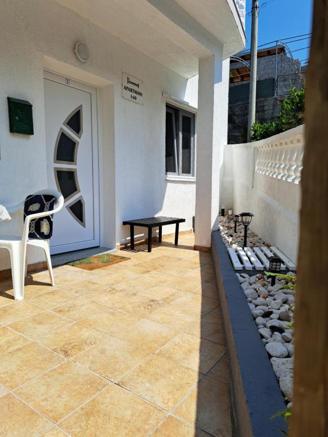 Apartmani Ana-Lora Lopar Exterior photo